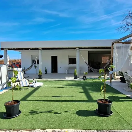 Campo Tranquilo Para Desconectar Alicante